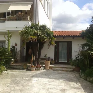 Tra I Mari Del Salento Bed & Breakfast Lecce